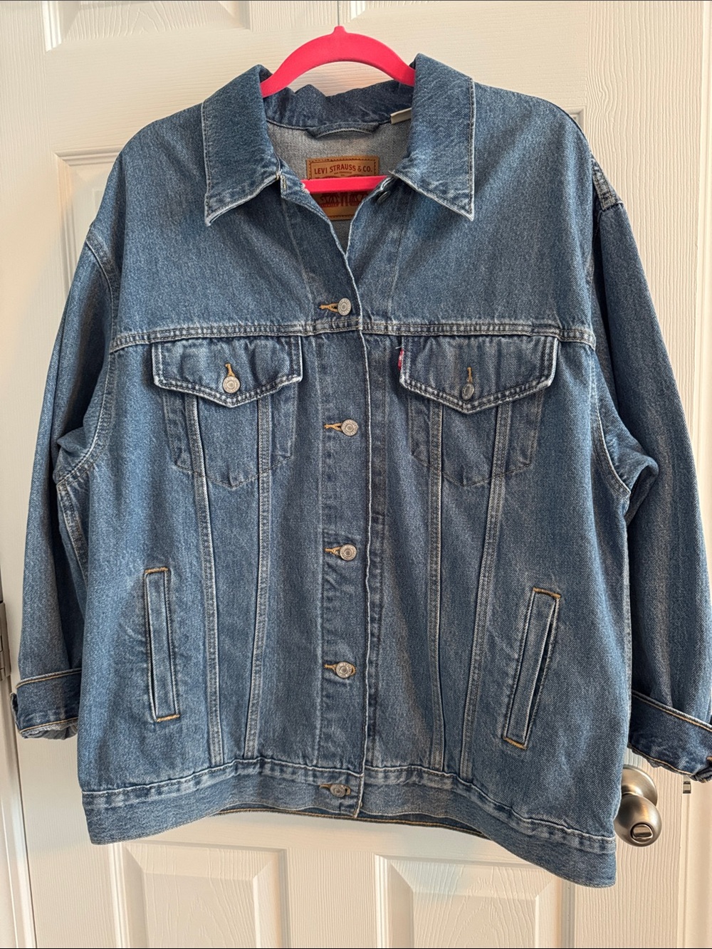 Levi’s “Trucker” jacket sz M  nwot